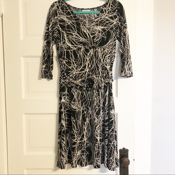 London Times Dresses & Skirts - London Times 3/4 Sleeve V-Neck Dress - Size 10